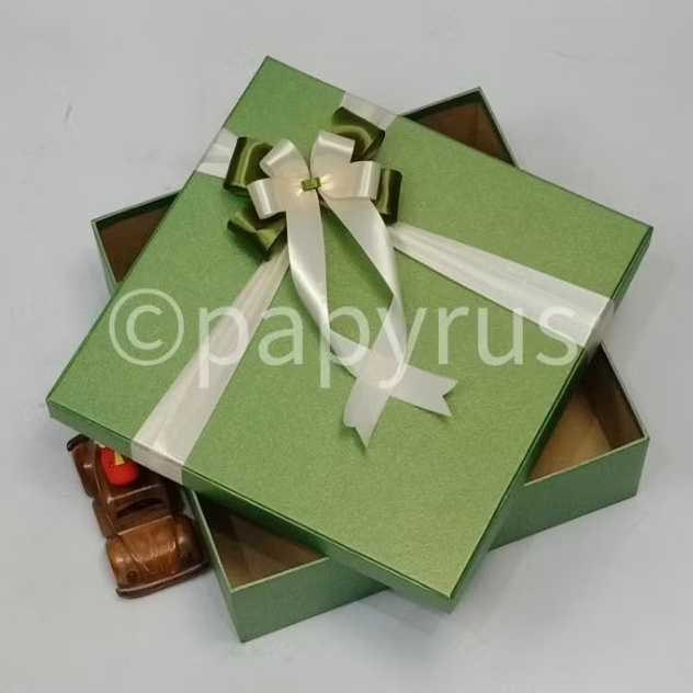 

PAPYRUS 30x30 Tinggi 10cm Kotak Kado Gift Box Hadiah V1