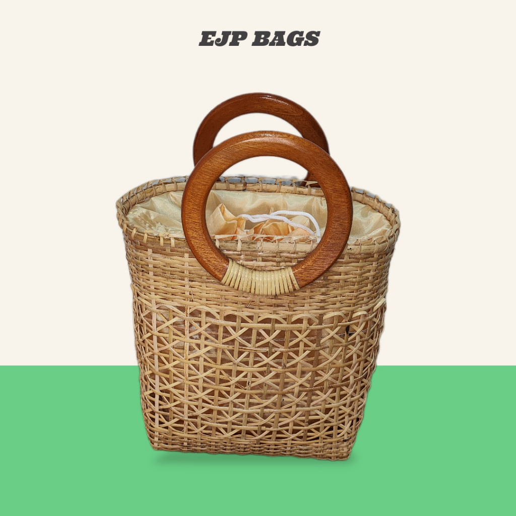 Tas Rotan dengan Handle Kayu Ukuran M