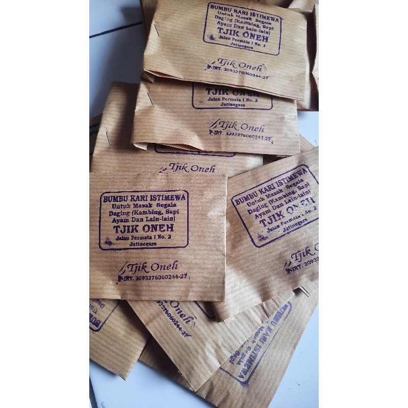 

Tjik Oneh Bumbu Kari PERPACK 10PCS (VINTAGE)