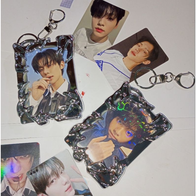 

READY SILVER PHOTOCARD HOLDER / CARD HOLDER/CAHOL METALIC Y2K READY STOCK