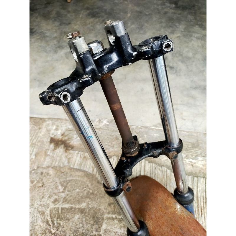 T Atas Bawah Segitiga Komstir SAJA Honda GL 100 125 CB CG K5 Original Bekas Copotan Motor Second 2nd