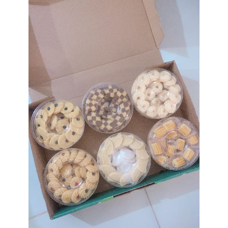 

KUE LEBARAN/NATALAN KUE KERING