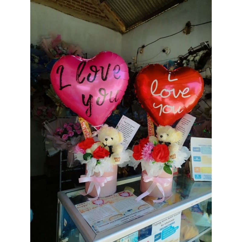 box balon love boneka beruang dan silverqueen hadiah valentine kado ulang tahun hadiah anniversary