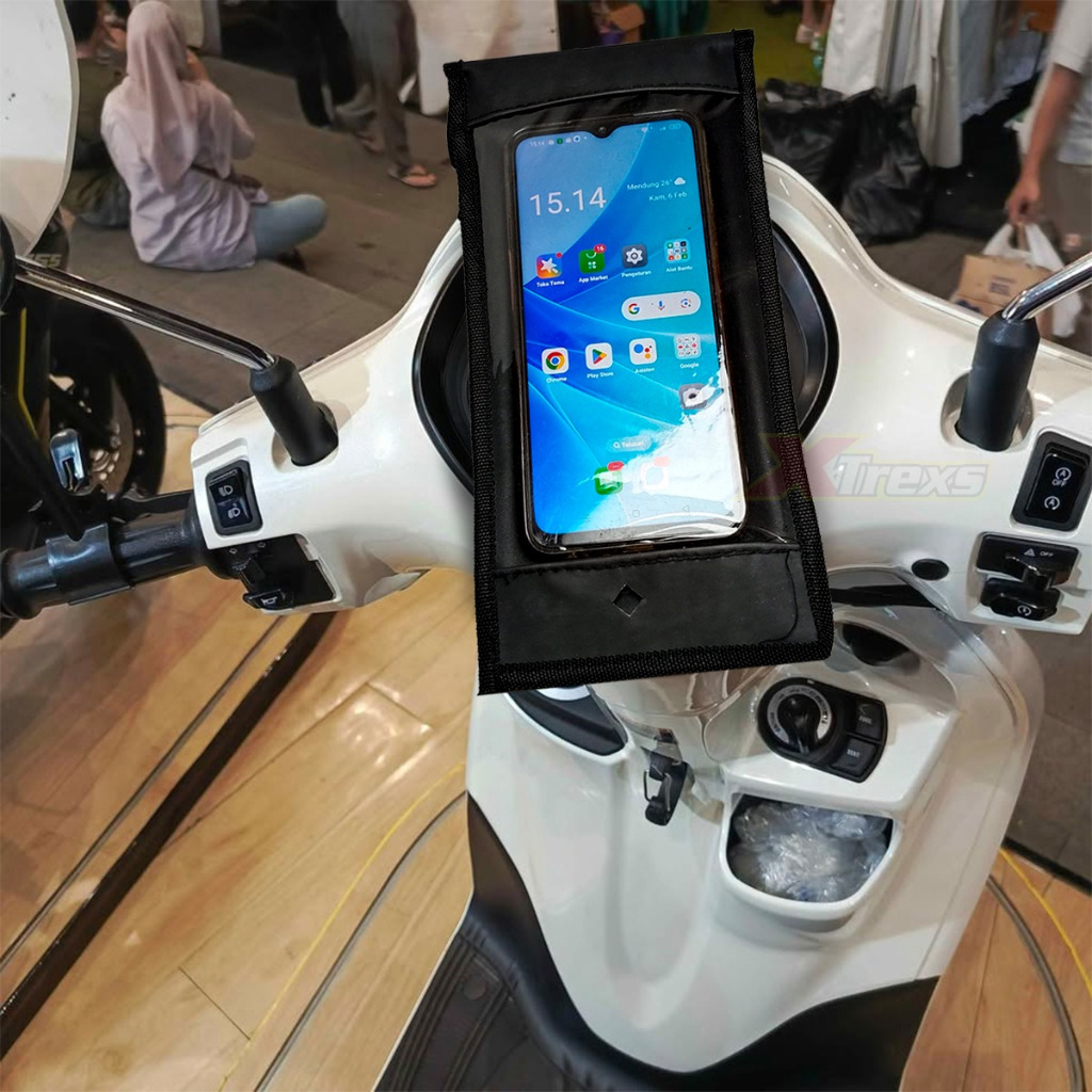 Holder HP motor ada lubang cas anti air