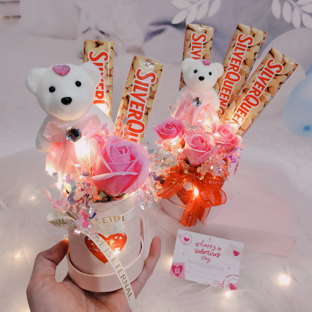 

BUNNY GIFT - Kado Buket Bunga Valentine - Bloombox Coklat Boneka GB045