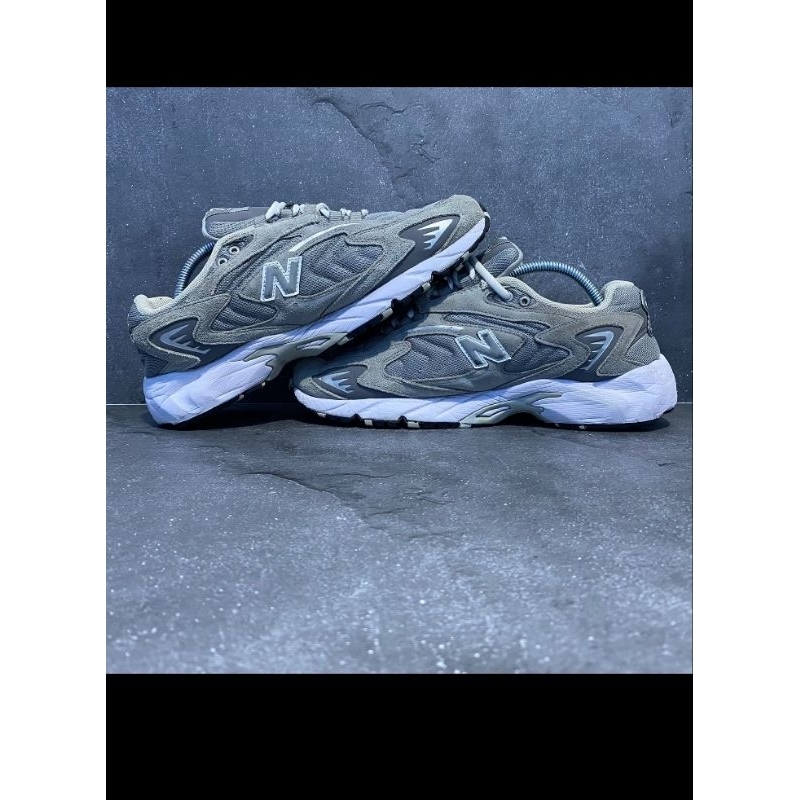 NEW BALANCE 725