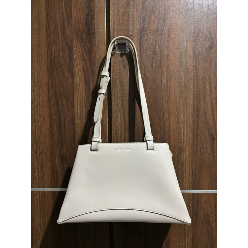 Charles n keith bag white (preloved)