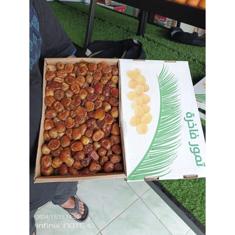 

Kurma Sukkari Al-Qosim Leen Grade A+ || Kurma Sukari 3kg