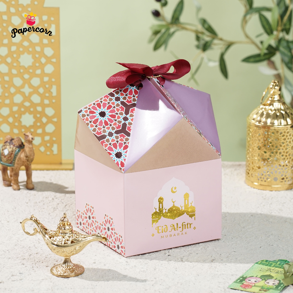 

10 pcs Box Lebaran – Box Idul Fitri Kerucut pink metalic 13,5 x13,5x11 cm (muat 2 toples biggy 500 gr) Free Gift Tag