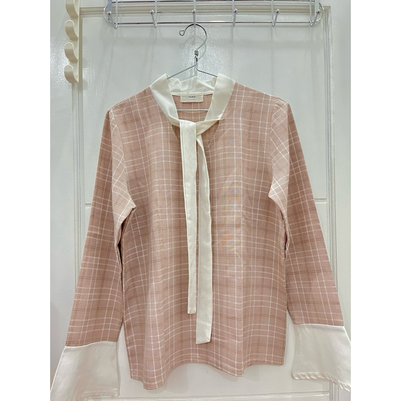 Kemeja Kotak-Kotak Lengan Panjang Wanita Pink