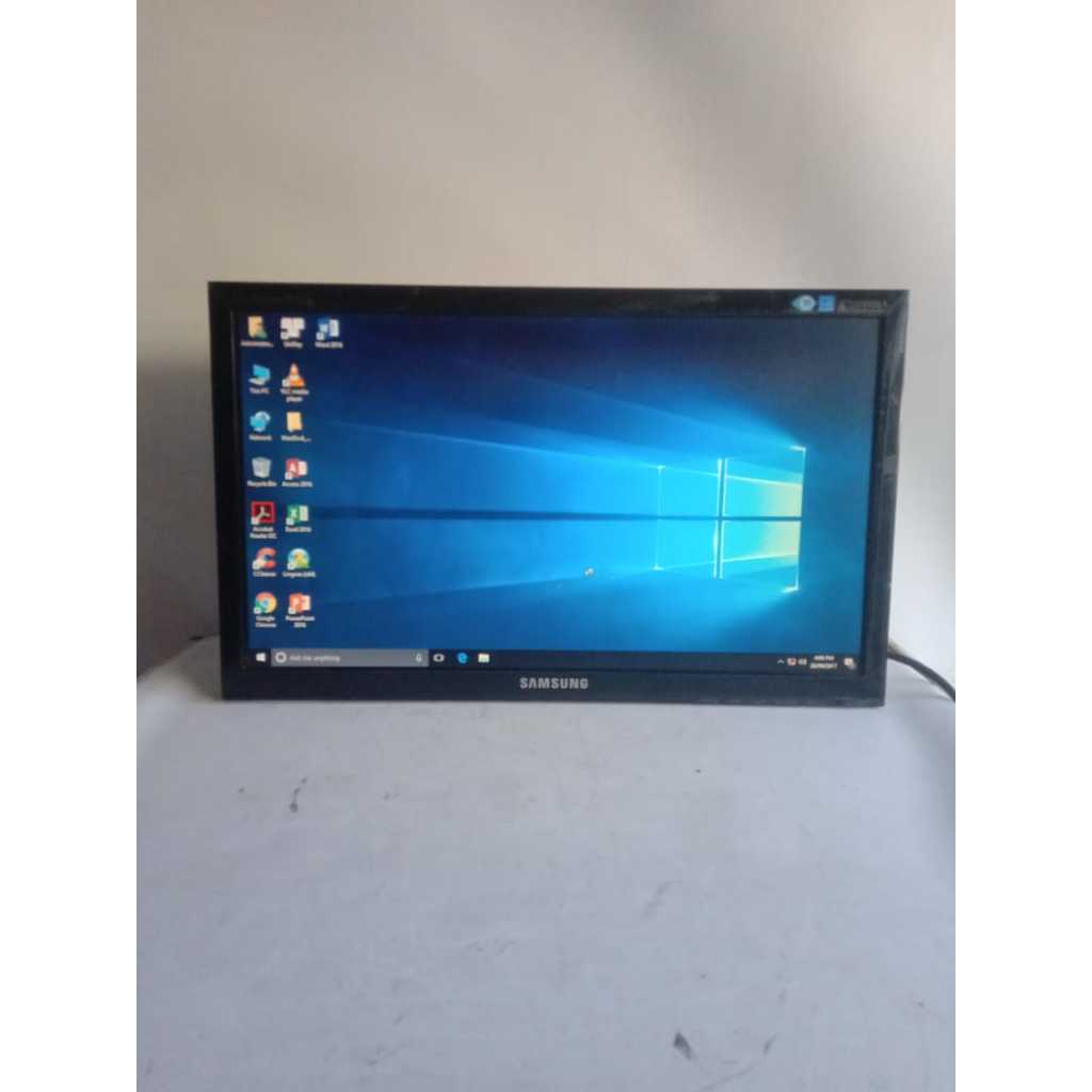 lcd monitor samsung e1920nx kondisi minus ada baret dikit dan tanpa kaki