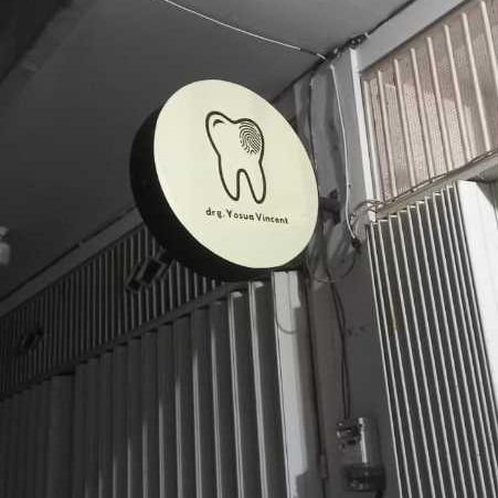 

STICKER UV NEON BOX / STICKER GEROBAK ANTI AIR / STICKER LABEL LOGO TOKO / STICKER TAHAN LAMA / STICKER METERAN / PREMIUM QUALITY / ALFINDODIGITALPRINTING