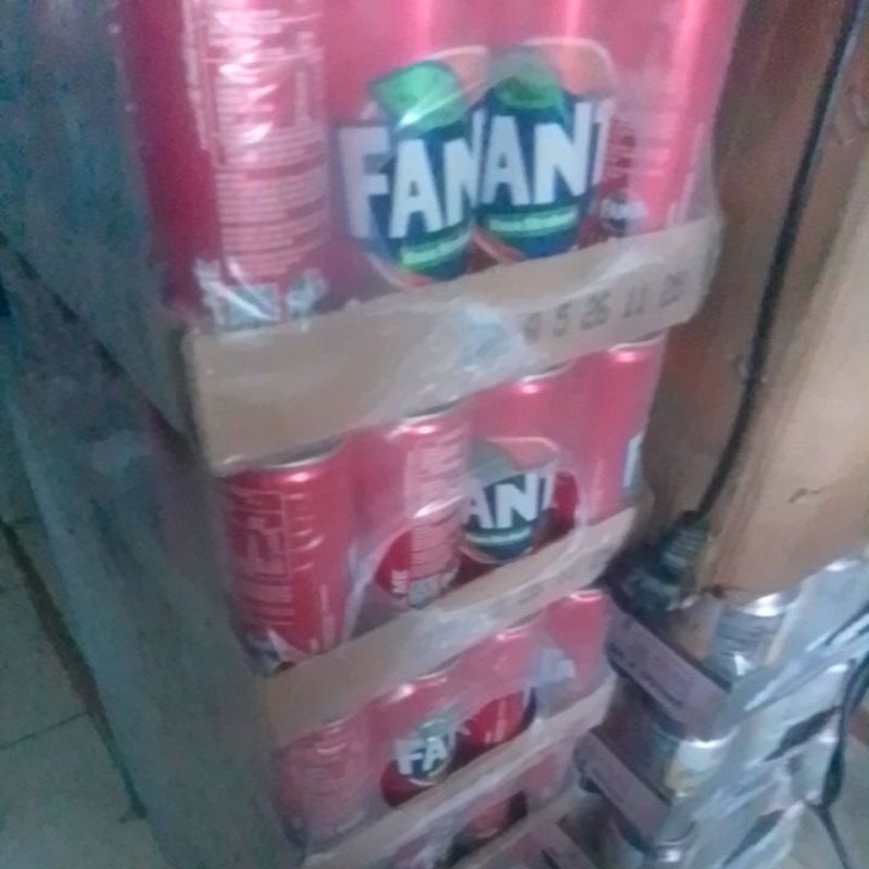 

Coca Cola, Sprite, Fanta Slim, Minuman soda kaleng