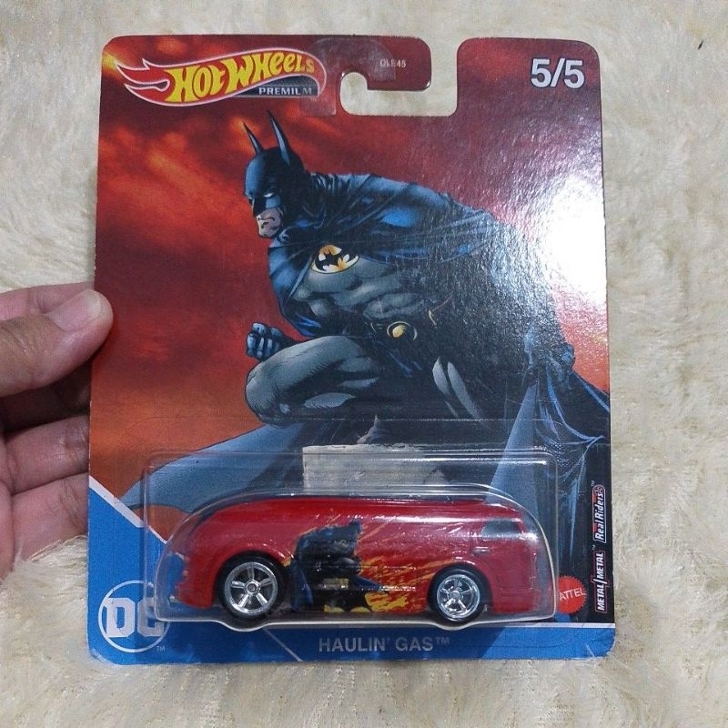 Hotwheels premium ban karet Haulin Gas Batman DC