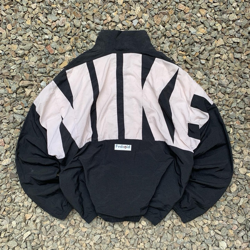 Windbreaker Nike Spellout Jacket