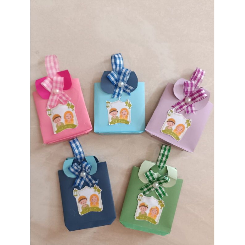 

Amplop lebaran/angpao idul fitri isi 10 campur warna