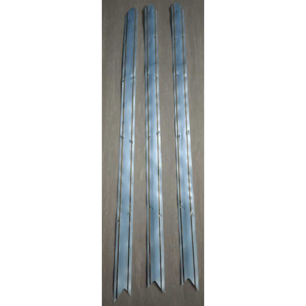 

Pita Tarik LIS EMAS Hiasan Parcel / Pita Serut Warna Biru Muda Ukuran Sedang Jual PerPcs