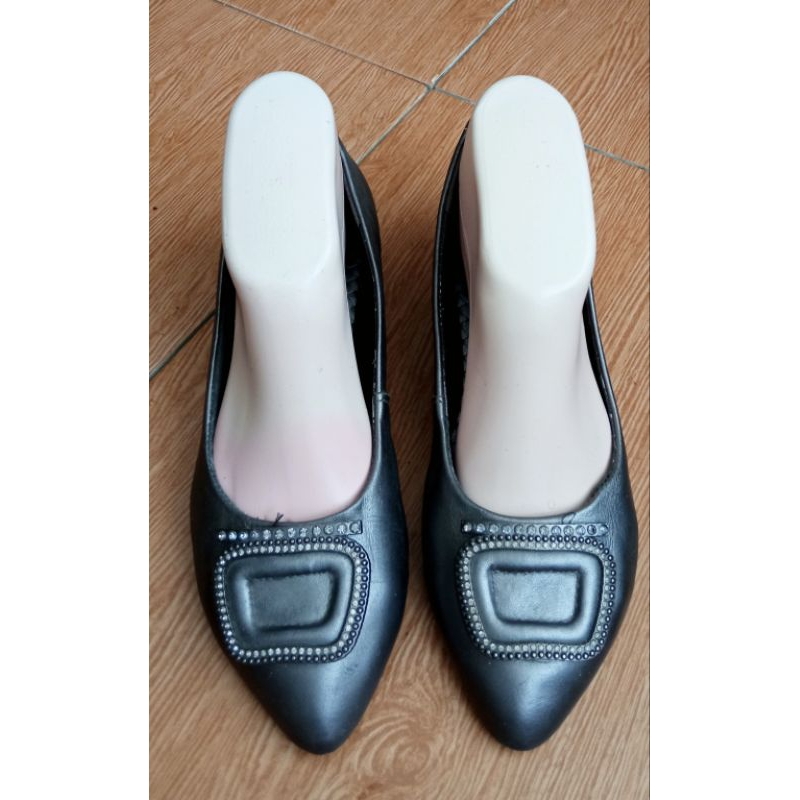 Preloved sepatu pesta