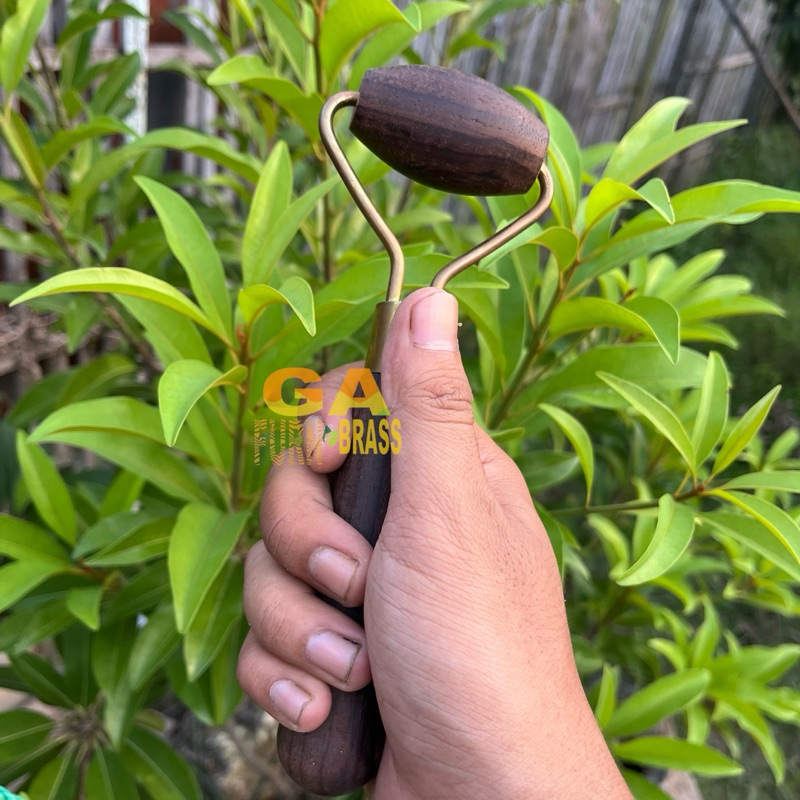 Alat Pijat / Alat Terapi / Totok wajah Kuningan kombinasi sonokeling