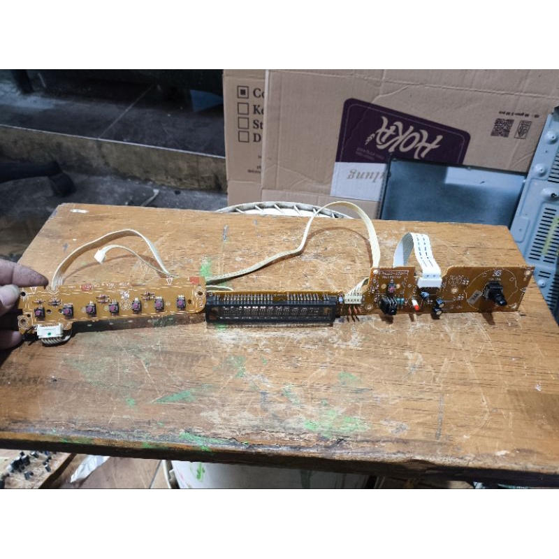 panel depan dvd home theater polytron PHT170HD