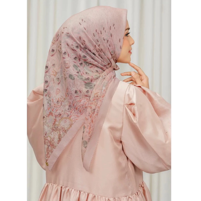 Ederra/edera series buttonscarves