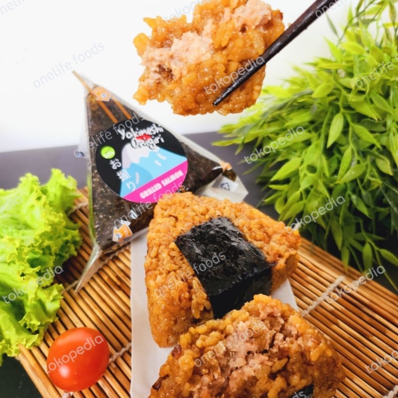 

Onigiri Yakimeshi style - nasi kepal Jepang