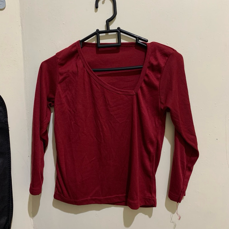 Preloved Baju Kaos Cewe Maroon