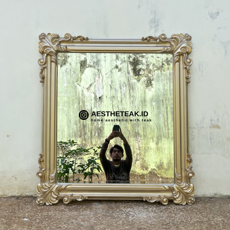 CERMIN HIAS DINDING RUANG TAMU UKIRAN MEWAH