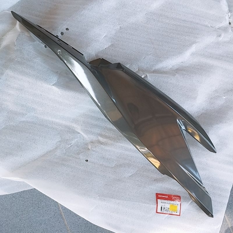 body kanan vario 125 super old warna abu abu original 83500KZR600AFB