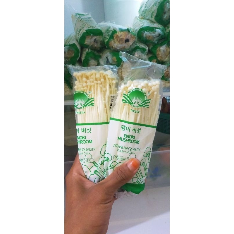

Paket Jamur Enoki Mushroom (Premium Quality ), 1 Paket isi 10Pcs .... ( Khusus Sumut )