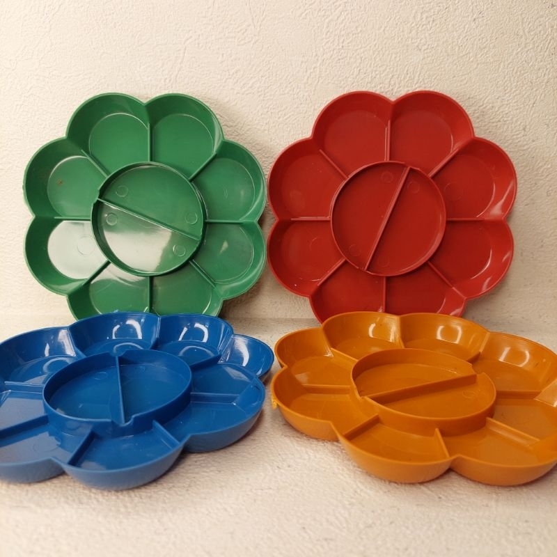 

Palet cat air plastik murah / 10 lusin