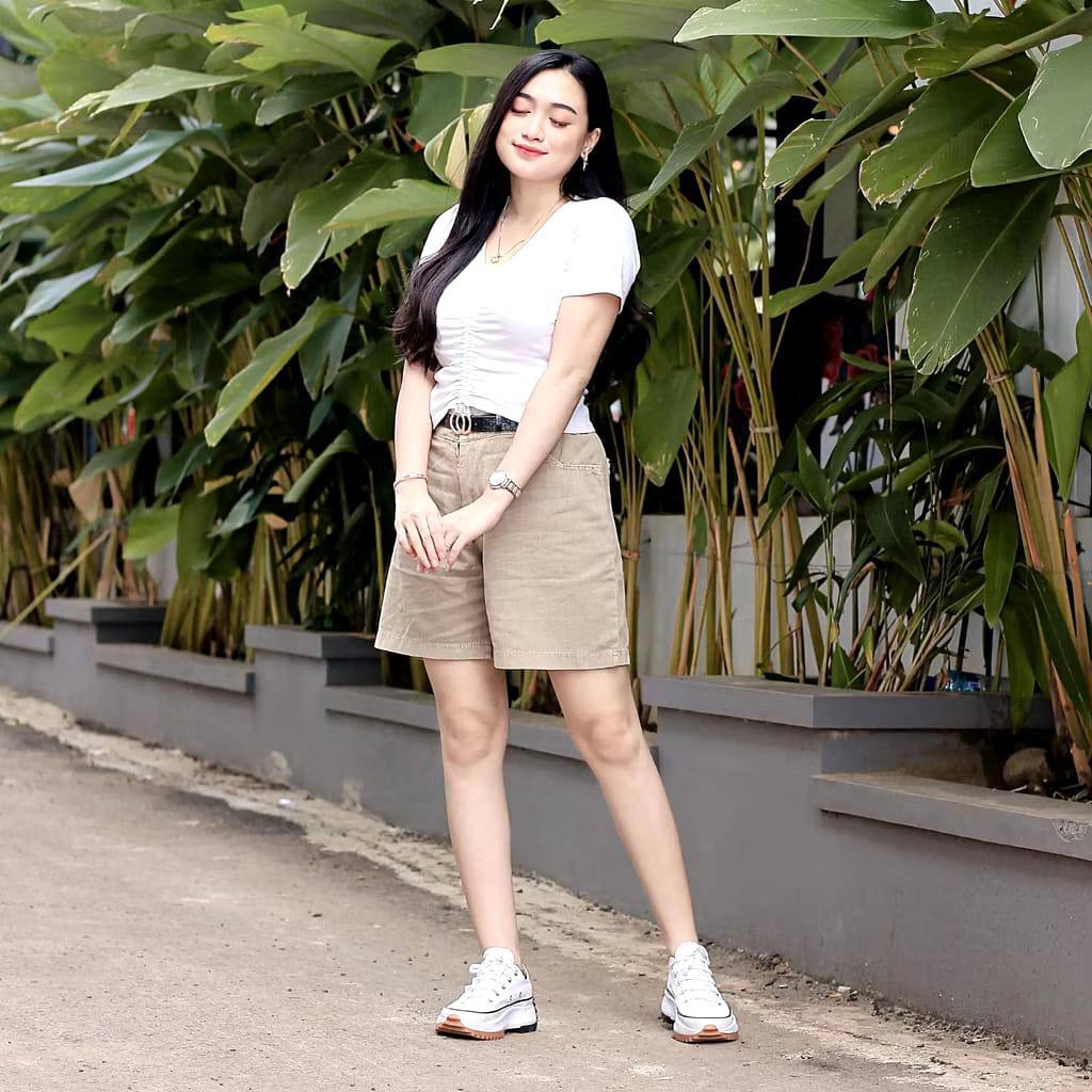 NEW ARRIVAL arsyshareena - Celana Pendek Jeans wanita korean style . Hot pants Jeans Wanita