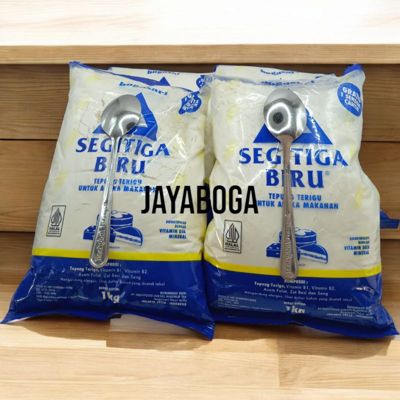 

tepung terigu segitiga biru 1kg