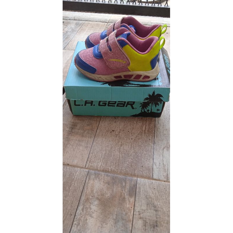 Sepatu Payless La Gear