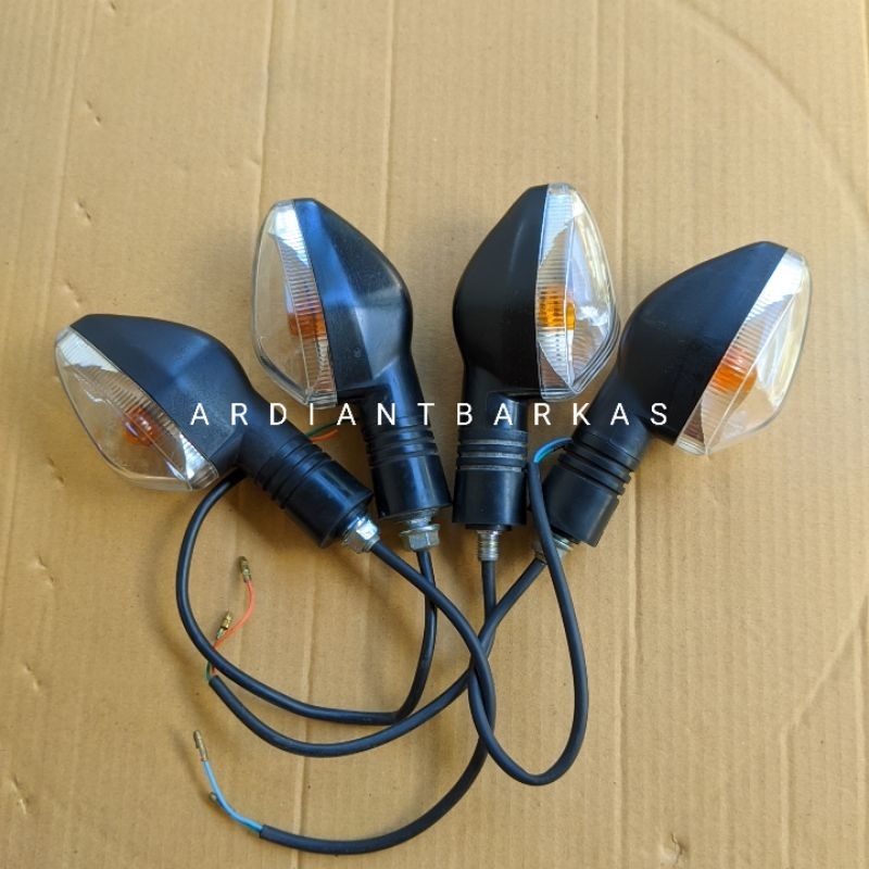 Lampu sein sen riting set honda cb150r verza original