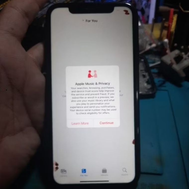 LCD ORI CABUTAN IPHONE XR Minus..