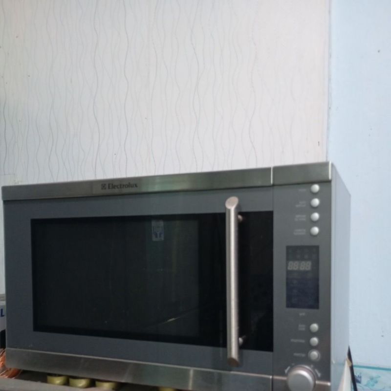 MICROWAVE ELECTROLUX SEACOND BAGUS NO MINUS ELEXTROLUX EMS3047X