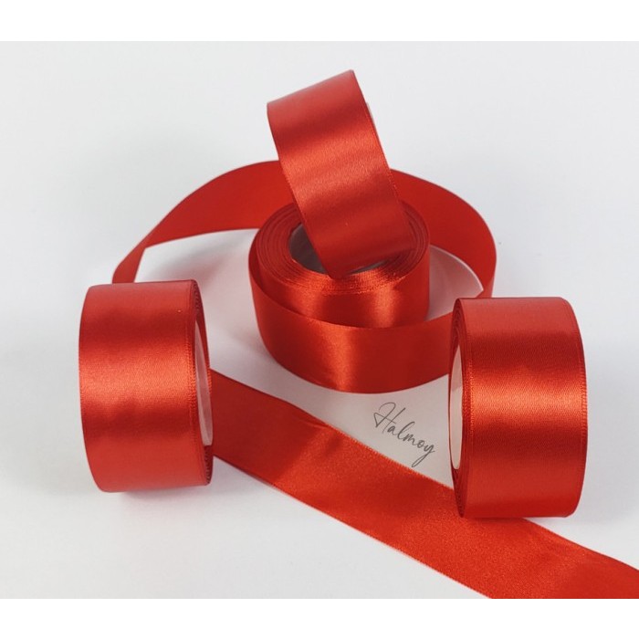 

PITA SATIN KAIN 1.5 INCI / 3.8 CM WARNA MERAH #026