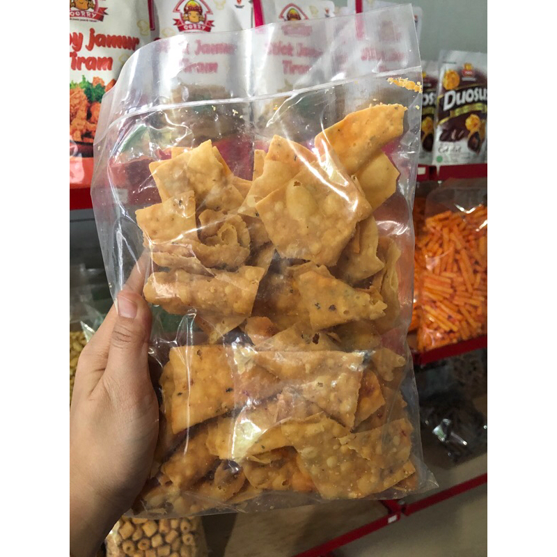 

Kue Bawang Pedas 500gr