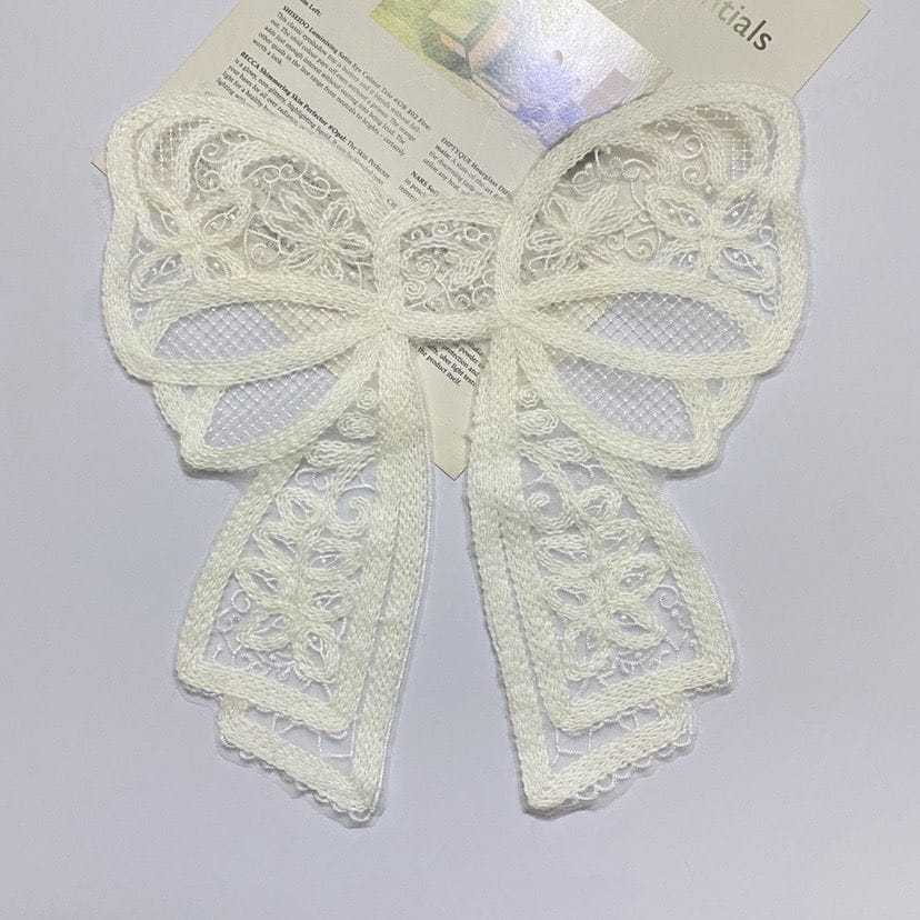 Bordir Pita Besar Dijahit Baju Krem Korea Look