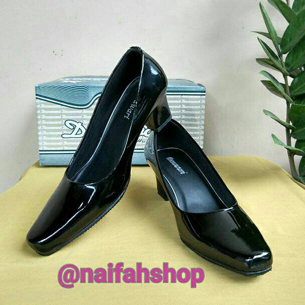 Menarik Sepatu PDH wanita merk Denawari depan Lancip