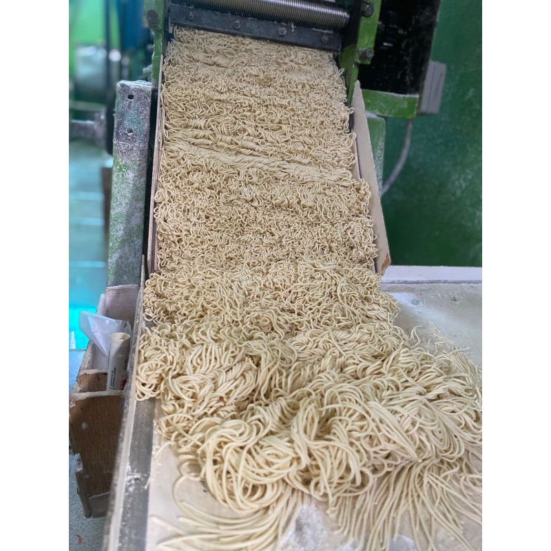 

Mie mentah untuk mie ayam