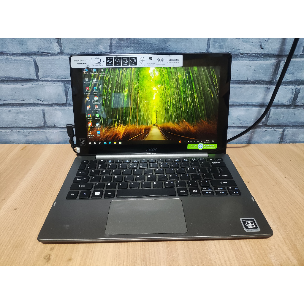 Laptop Acer SW5-173P Layar touchscreen/layar sentuh. Minus Batrai