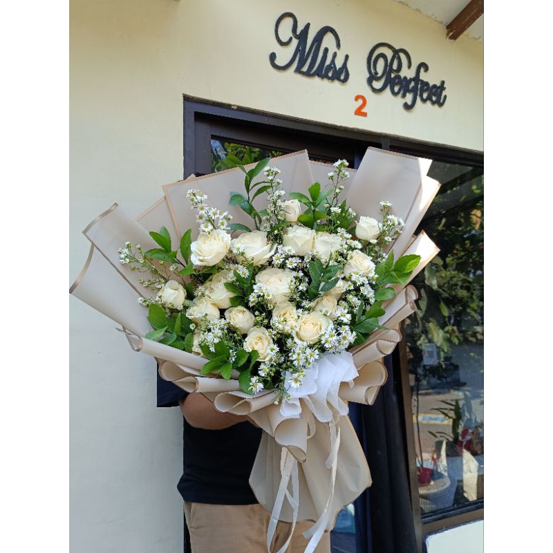 buket bunga mawar putih asli segar fresh flower 18 kuntum rose