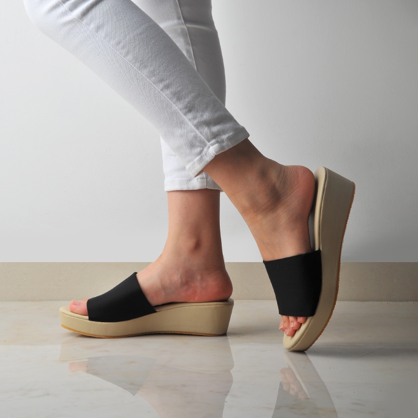 AMANTE Yani Sandal Wanita Wedges
