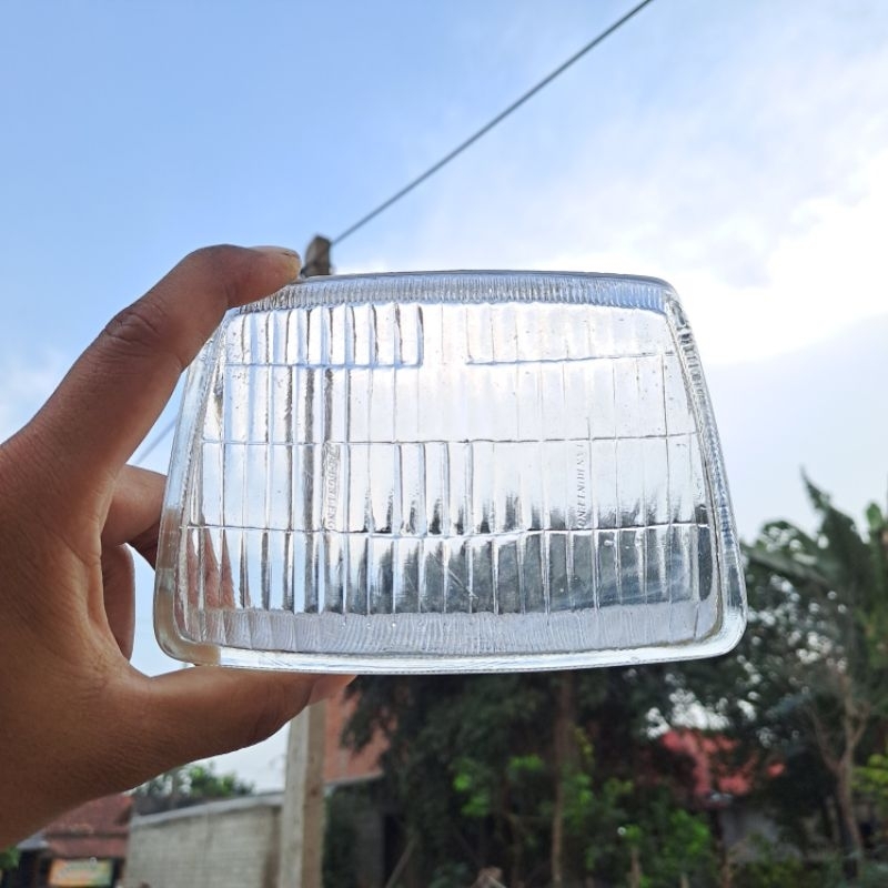 MIKA KACA REFLEKTOR LAMPU DEPAN HONDA C700 C800 NOS