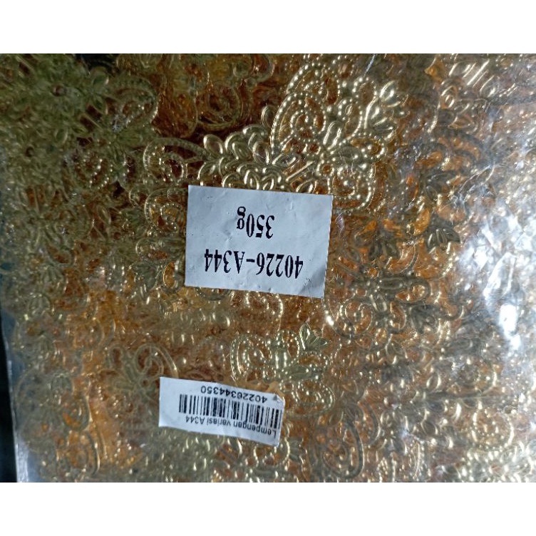 

lempengan pita gold