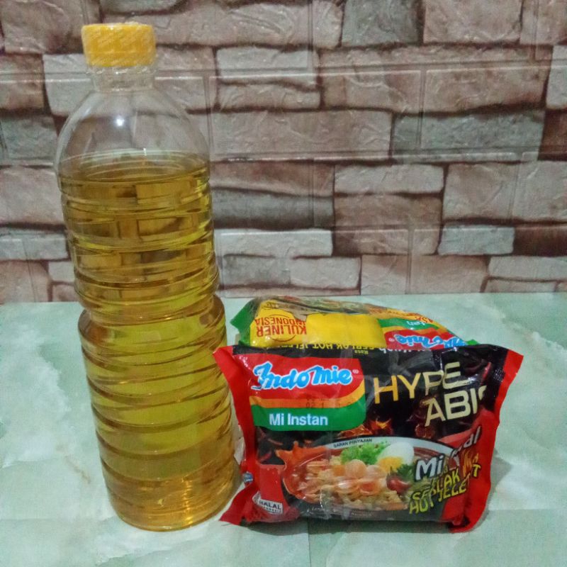 

PAKET MIE SEBLAK DAN MINYAK GORENG