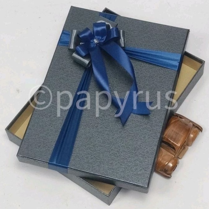 

PAPYRUS 25x35 Tinggi 5cm Kotak Kado Gift Box Hadiah KOTA KADO