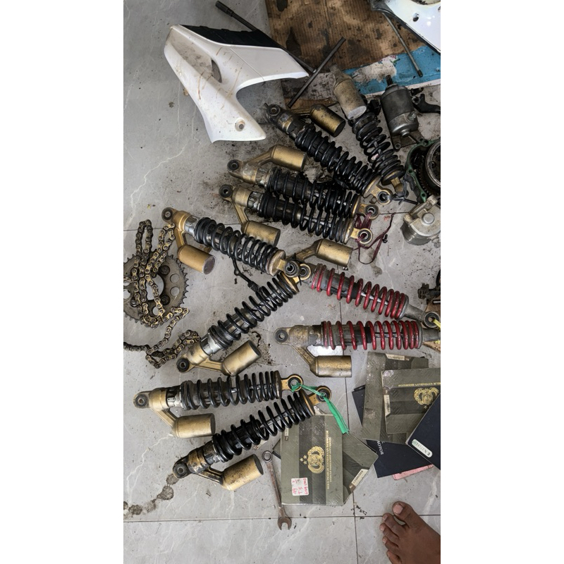 skok shok shockbreker belakang tirev tiger revo ori copotan motor kondisi rembes